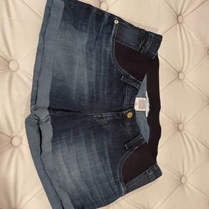 Liz Lange under the belly maternity shorts